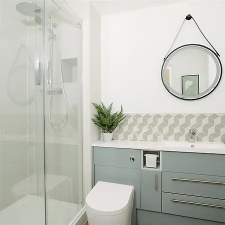 Apartment 50 Bredon Court *