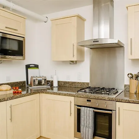 Apartment 50 Bredon Court