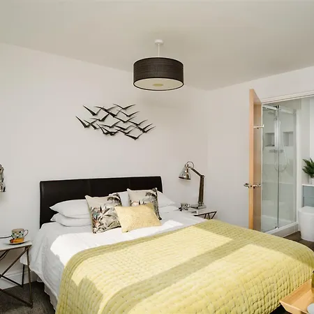 50 Bredon Court *