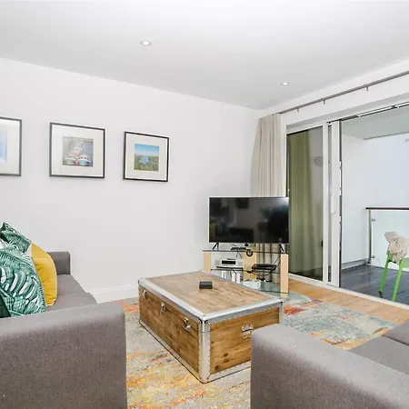 50 Bredon Court * Newquay (Cornwall)